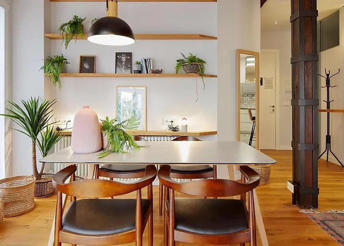 Heart Of Midtown ⎮⎮ 5 Balconies⎮⎮walk Score 99 * サン・セバスティアン